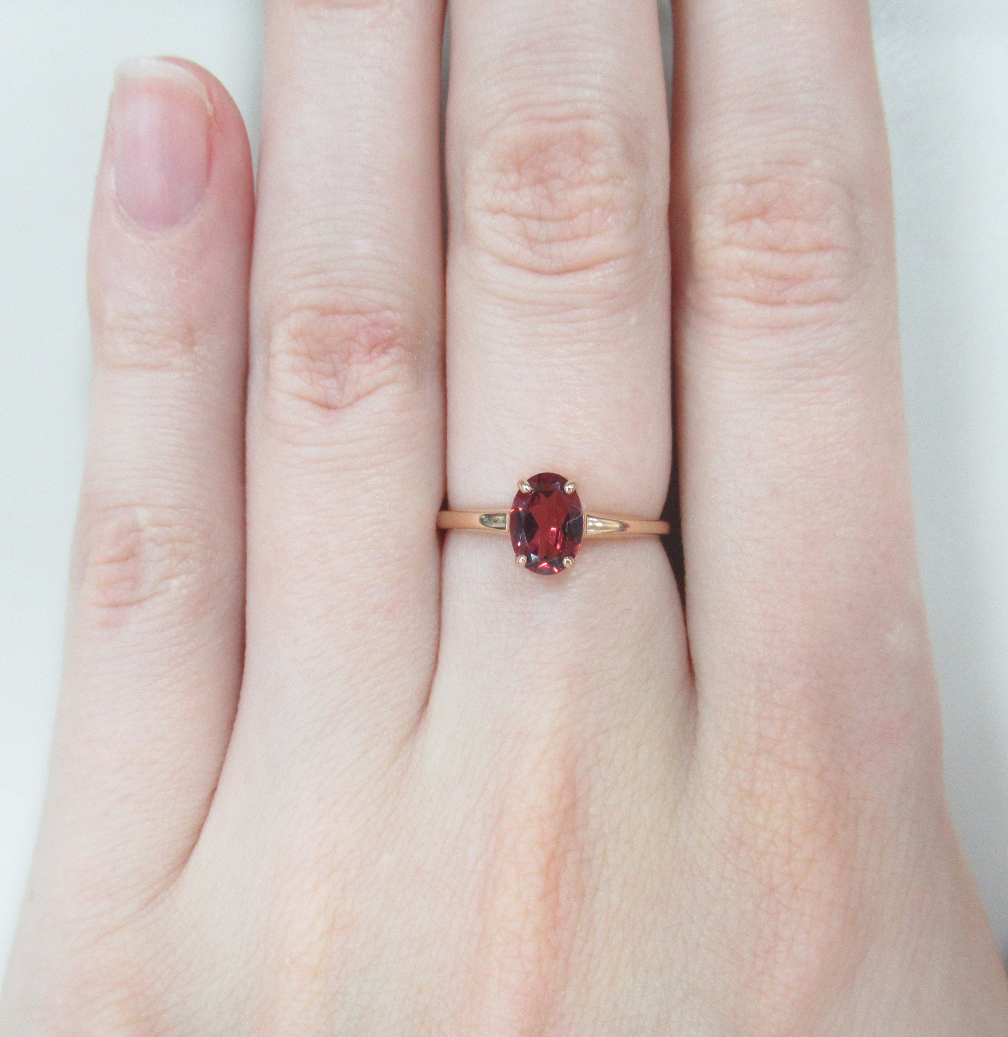 Серебряное кольцо с гранатом Мозамбик